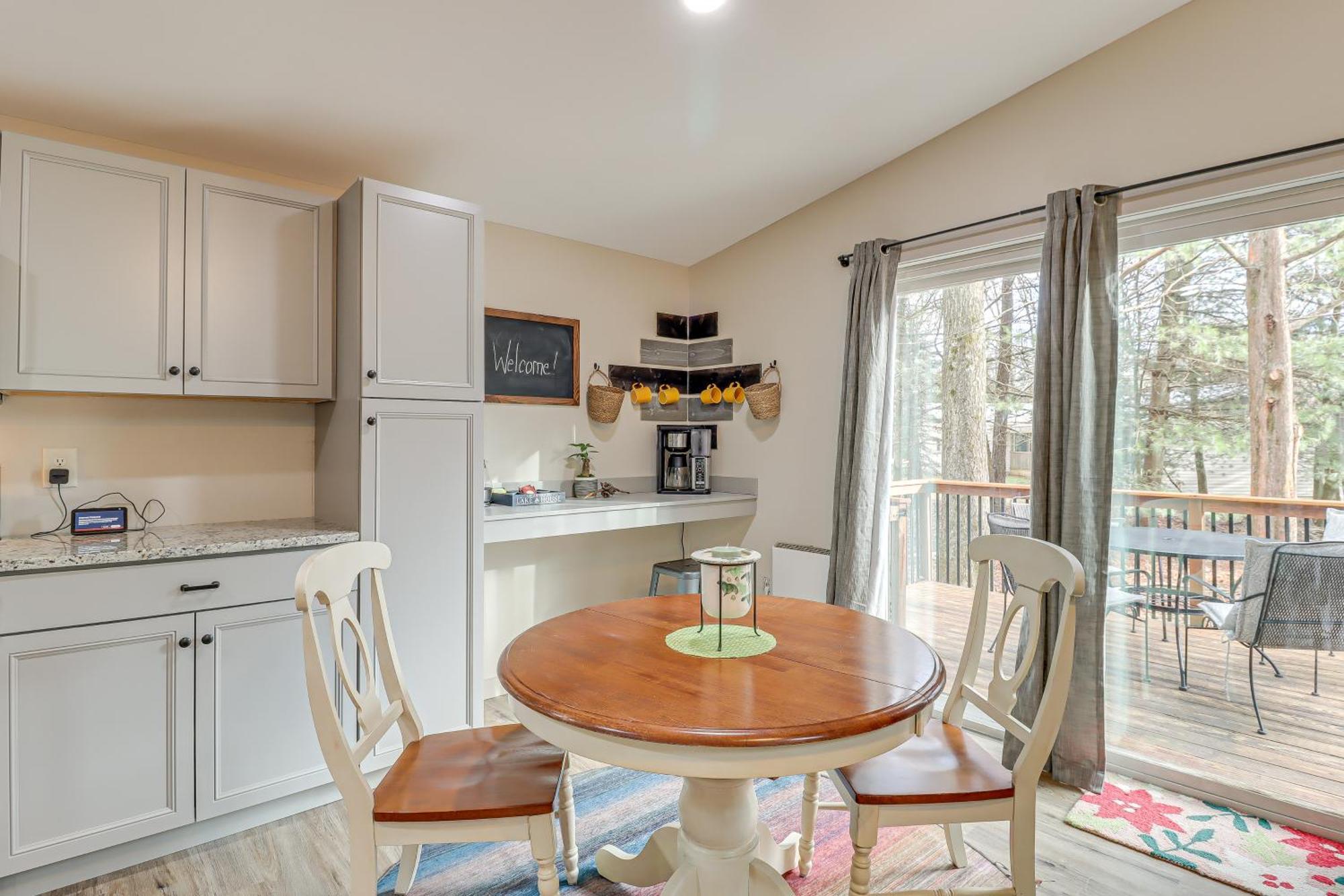Quaint Jim Thorpe Cabin Retreat, Walk To Beach! Экстерьер фото
