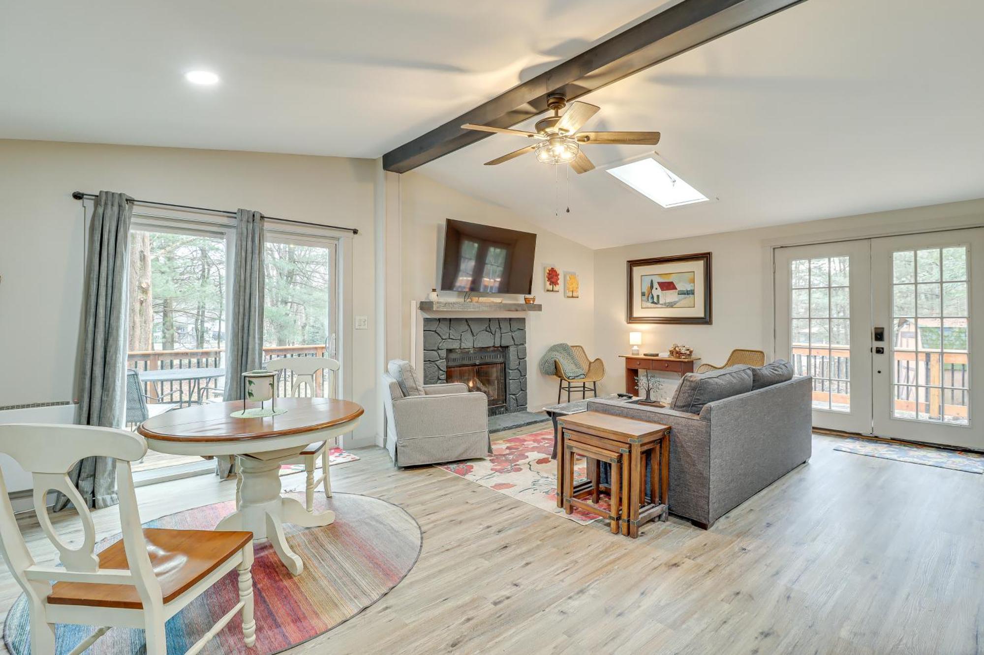 Quaint Jim Thorpe Cabin Retreat, Walk To Beach! Экстерьер фото