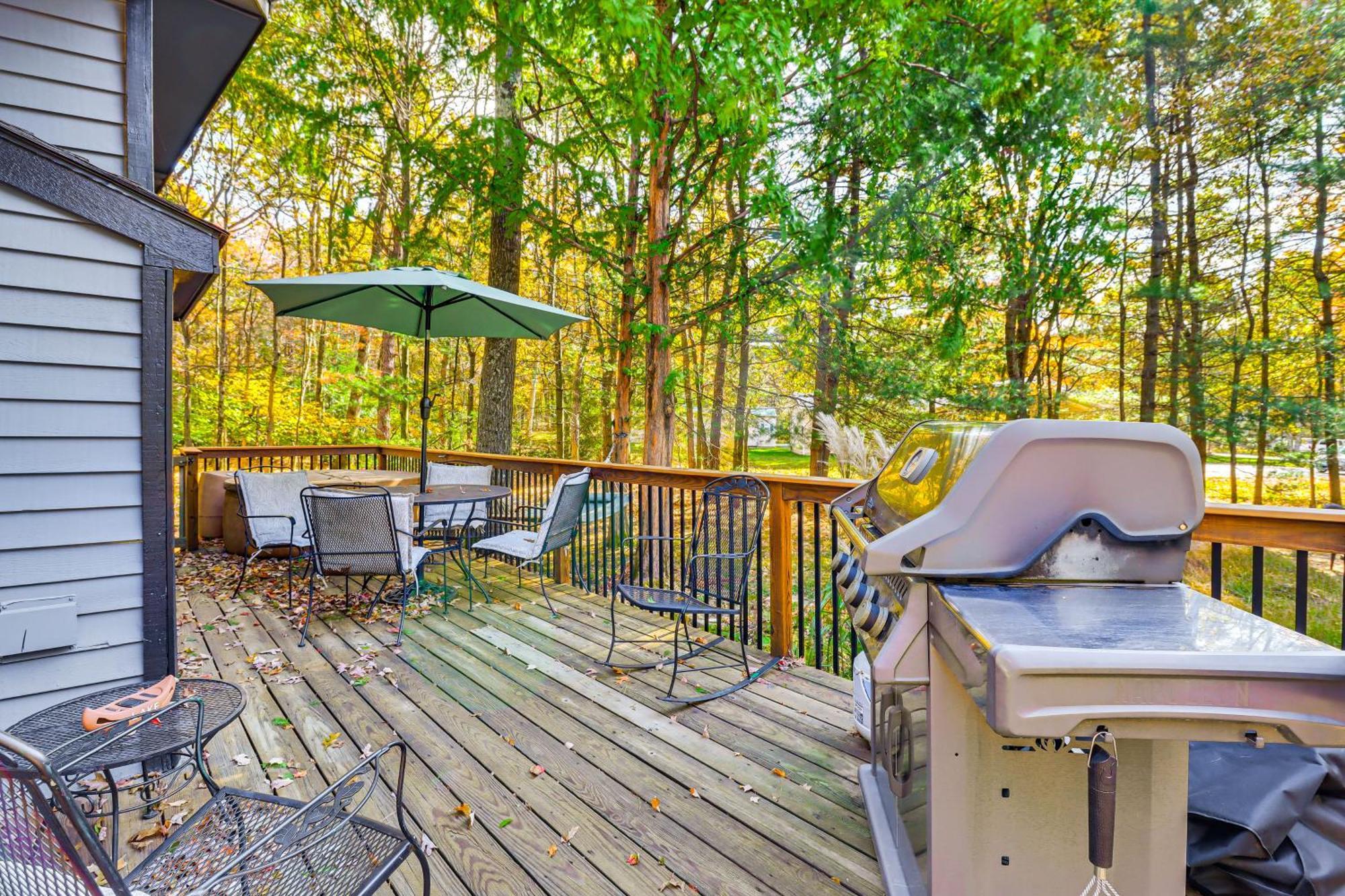 Quaint Jim Thorpe Cabin Retreat, Walk To Beach! Экстерьер фото