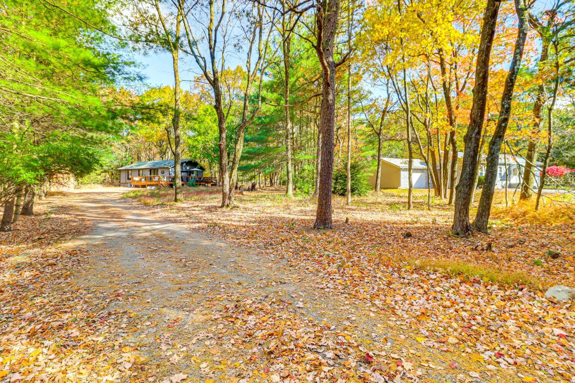 Quaint Jim Thorpe Cabin Retreat, Walk To Beach! Экстерьер фото
