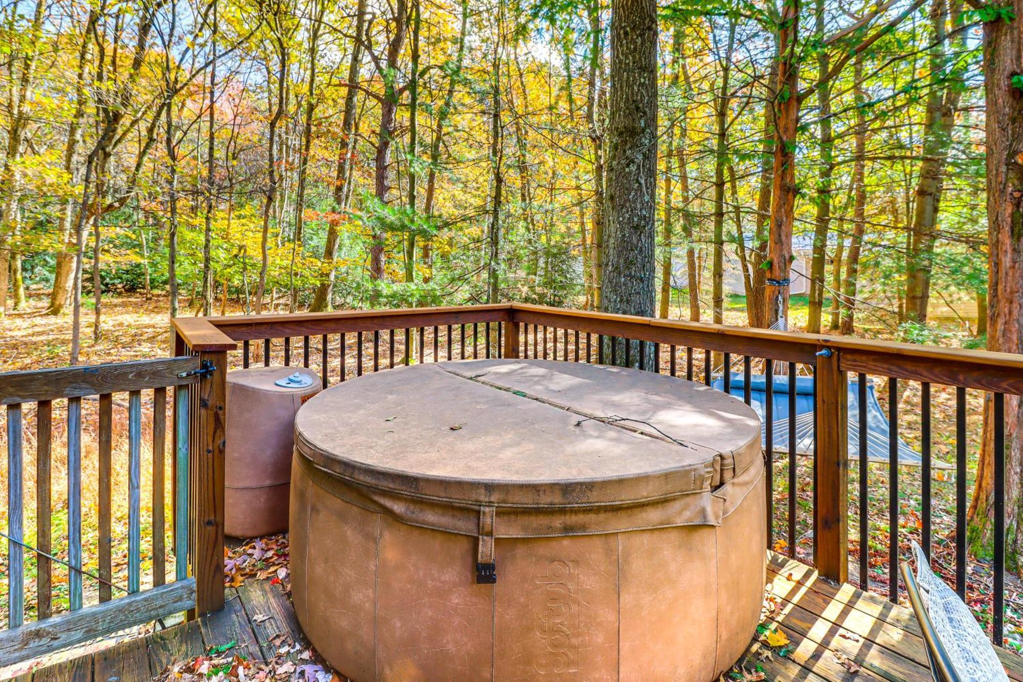 Quaint Jim Thorpe Cabin Retreat, Walk To Beach! Экстерьер фото